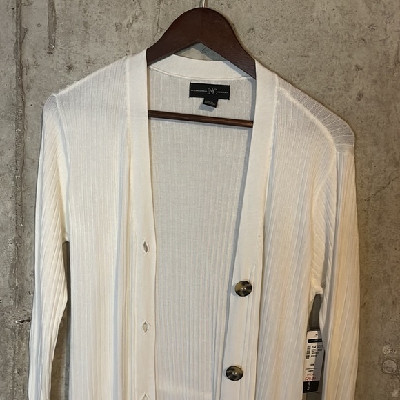 NEW International INC Company sweater - Picture 3 of 6